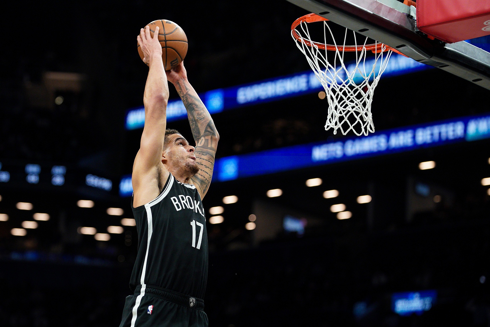 开云-香饽饽！小迈克尔·波特16中9空砍28分9板3助1断 三分10中6