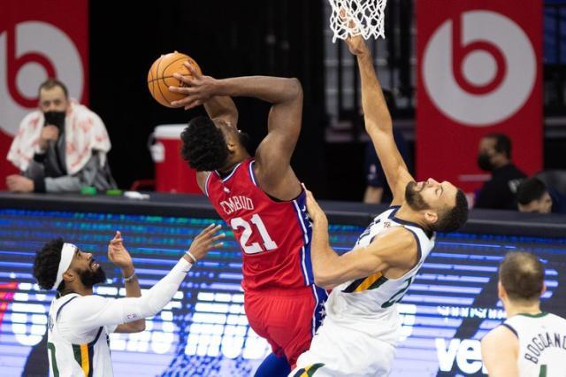 开云登录入口-打爆戈贝尔诠释统治力 恩比德或复刻大鲨鱼神迹